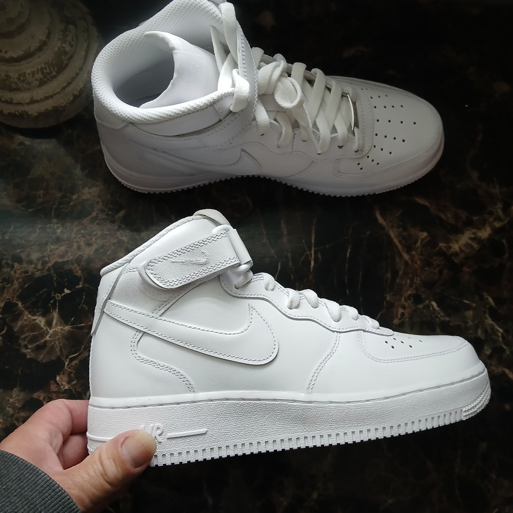 Nike Air Force 1 '07 Mid Streetwear/Lifestyle Shoes Size 7 Men/8.5 Women - Picture 6 of 14